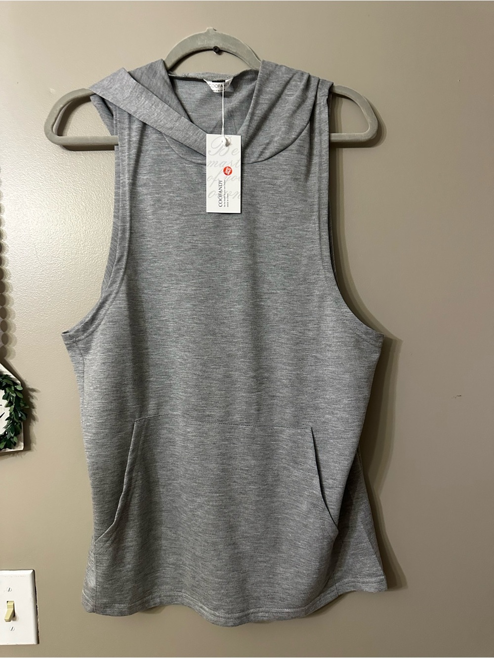 Sleeveless Hooded Tank Top in Gray